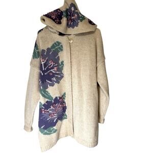 Vintage Le Roy  Knitwear 3D Floral Knit wool Hooded long hooded sweater.
Size M